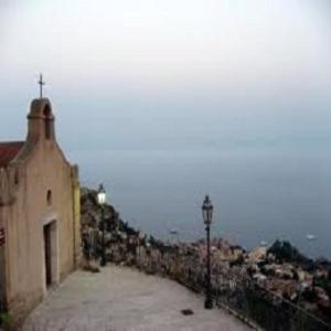 Hotel Panorama Di Sicilia Кастелмола Екстериор снимка