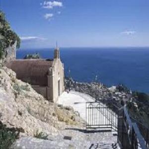 Hotel Panorama Di Sicilia Кастелмола Екстериор снимка