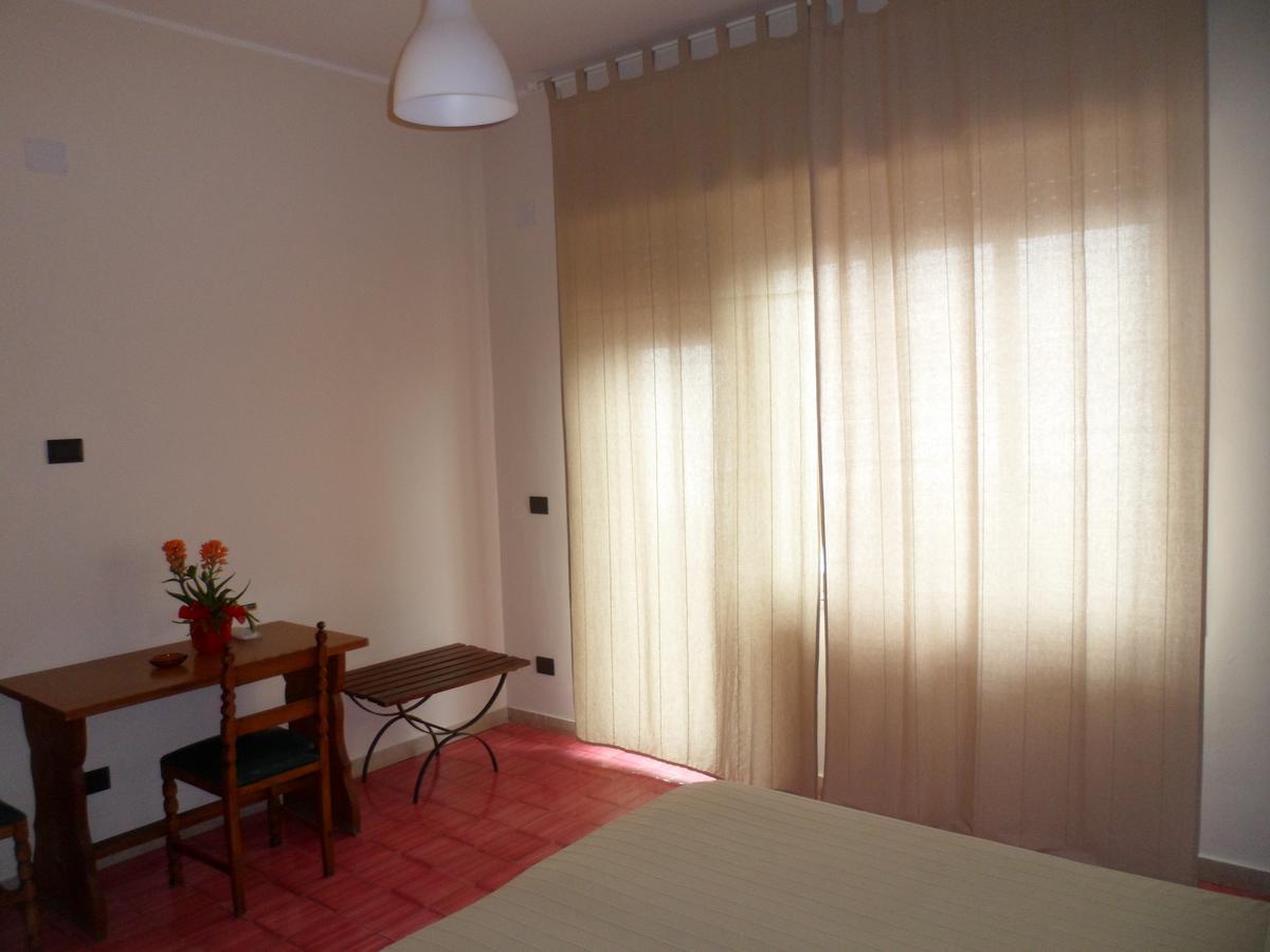 Hotel Panorama Di Sicilia Кастелмола Екстериор снимка
