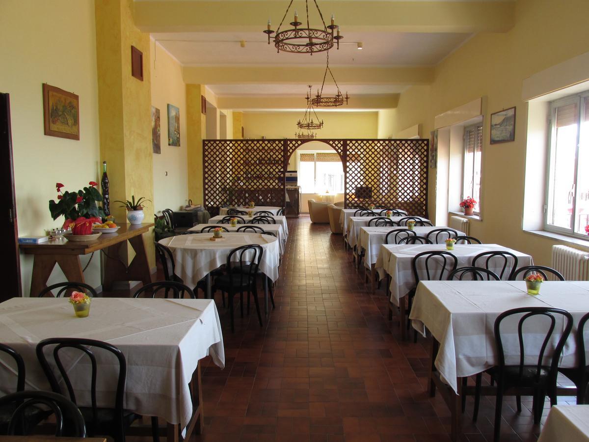 Hotel Panorama Di Sicilia Кастелмола Екстериор снимка